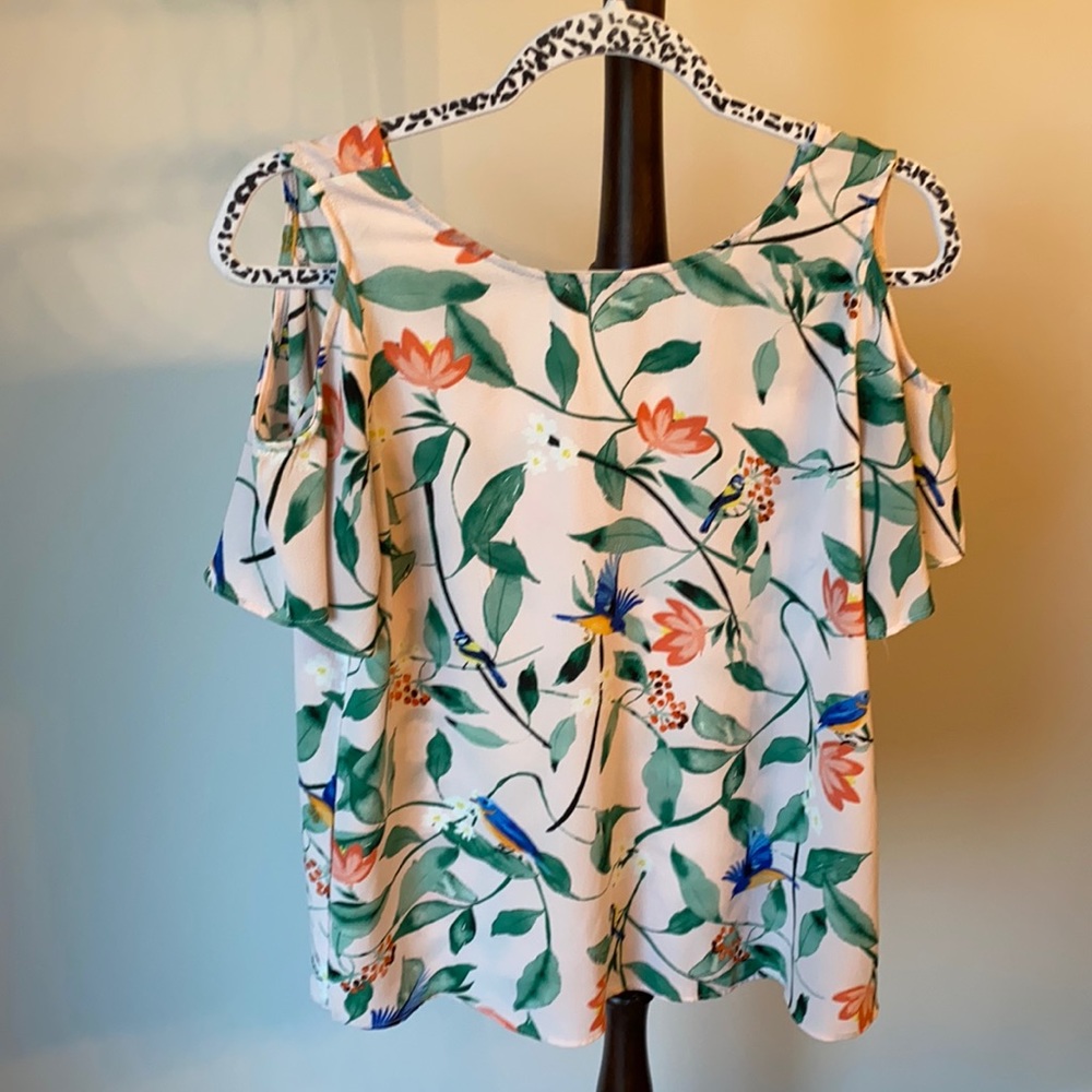 Blouse Tee Shirt with open shoulder